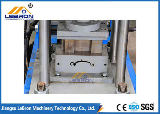 آلة تشكيل لفة باب مصراع وقت الخدمة الطويلة ذات سرعة عالية أوتوماتيكية بالكامل